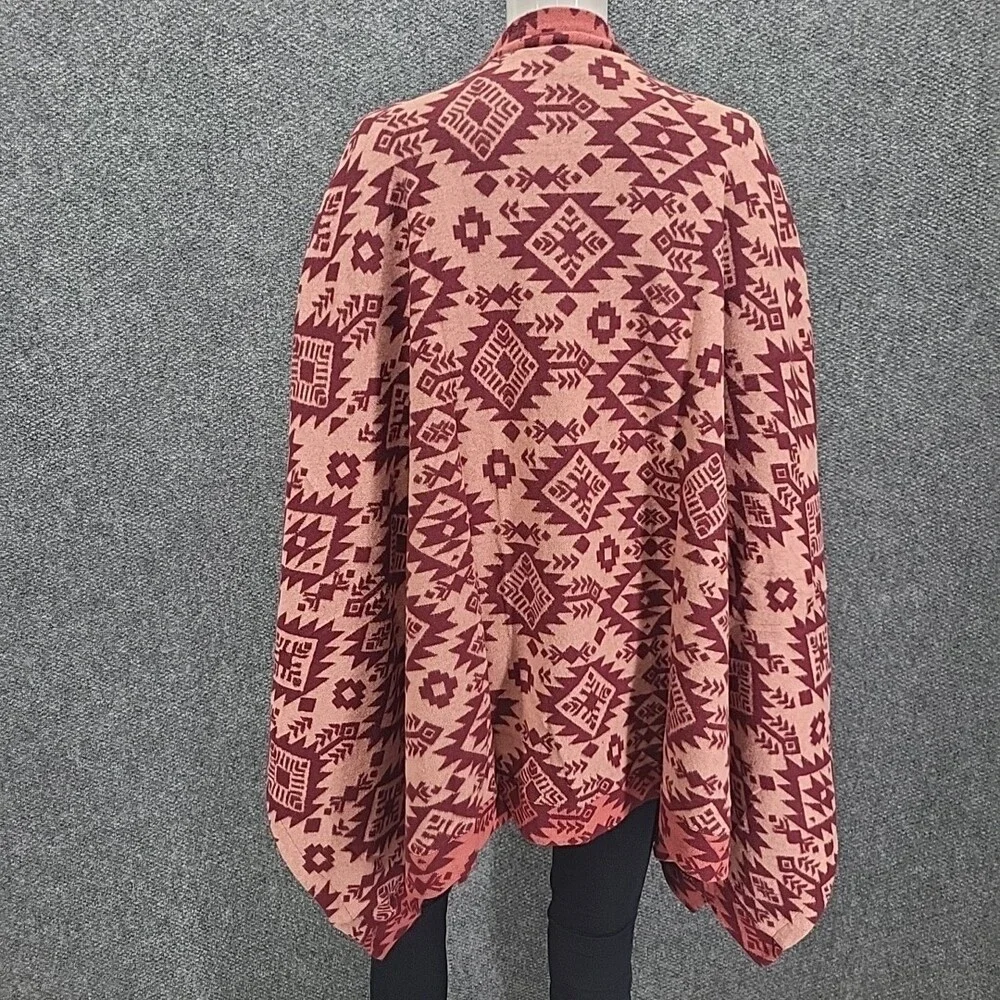 Denim Co Womens Dressy Printed Jacquard Open Front Poncho Cardigan One Size Plus